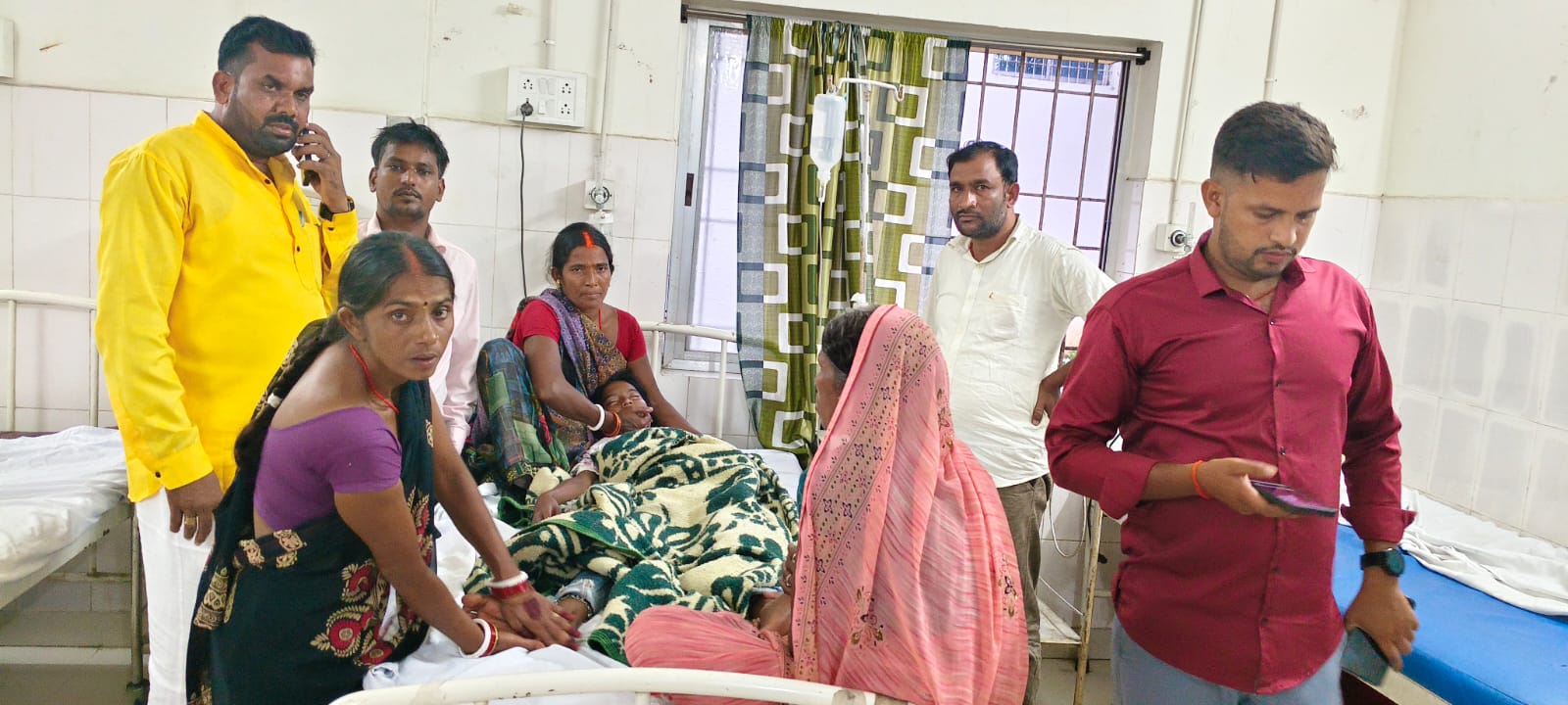 वज्रपात से महिला की मौत, किशोरी घायल, गांव में पसरा मातम