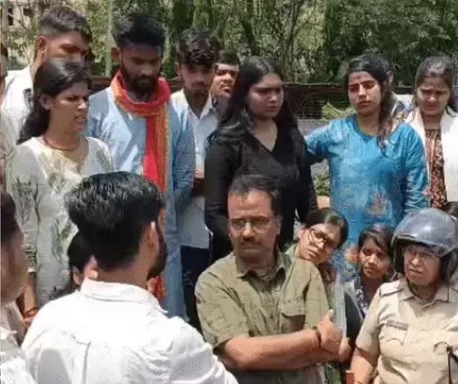 ABVP Student Protest : भोपाल में शराब दुकान के विरोध में ABVP का उग्र प्रदर्शन, सड़क जाम और पथराव