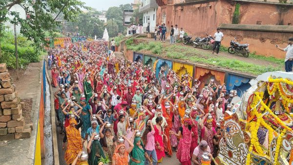 51 हजार कलश यात्रा से पहले मचा हड़कंप!